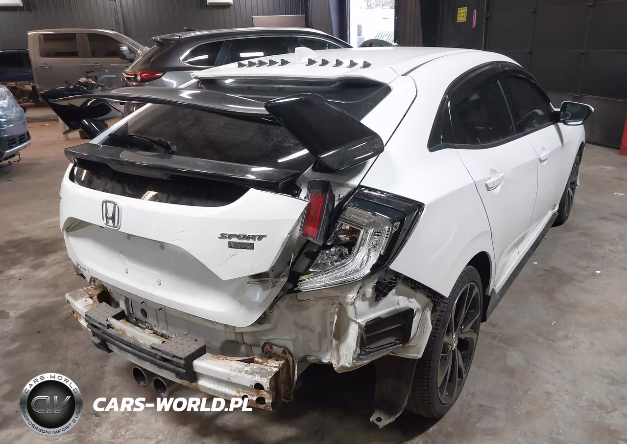2018 Honda Civic Sport VIN:SHHFK7G4XJU214789 - 4