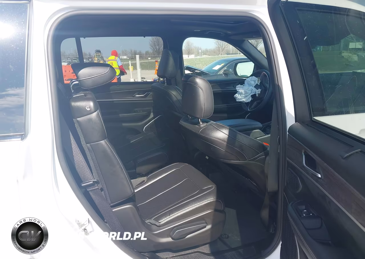 2024 Jeep Grand Cherokee L Limited 4X4 VIN:1C4RJKBG8R8543797 - 8
