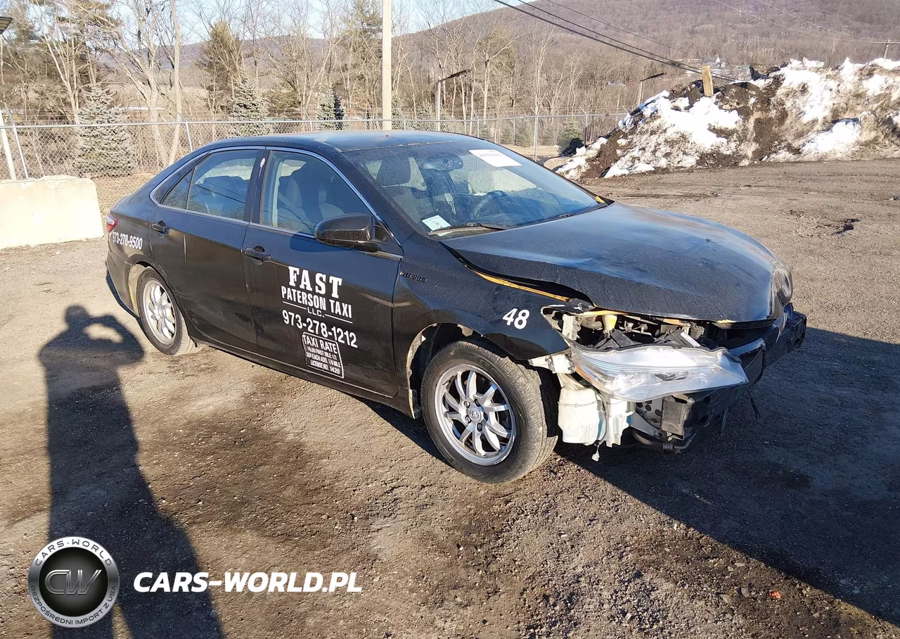 2015 Toyota Camry Hybrid Le – zdjęcie 1 z 19