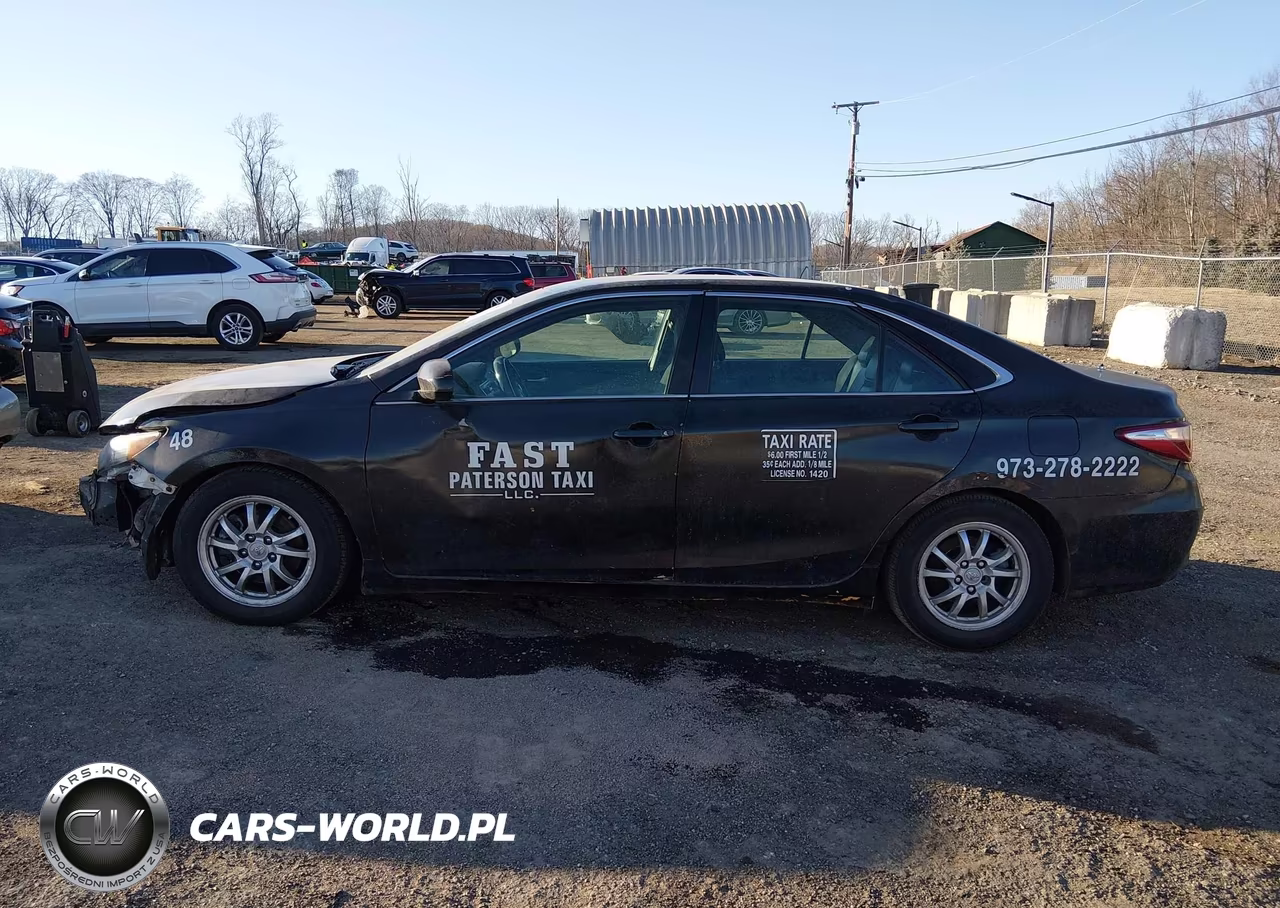 2015 Toyota Camry Hybrid Le VIN:4T1BD1FK0FU152918 - 15