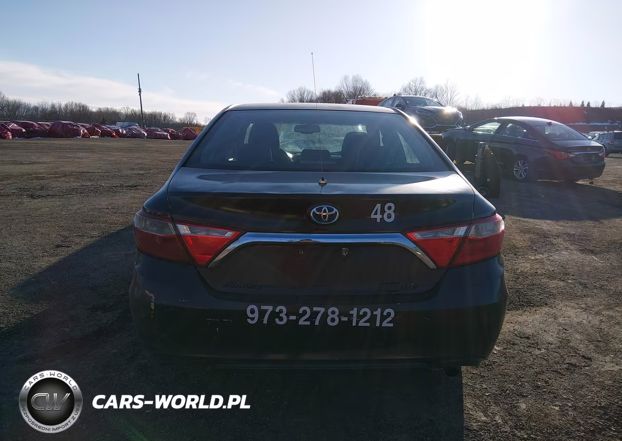 2015 Toyota Camry Hybrid Le VIN:4T1BD1FK0FU152918 - 17