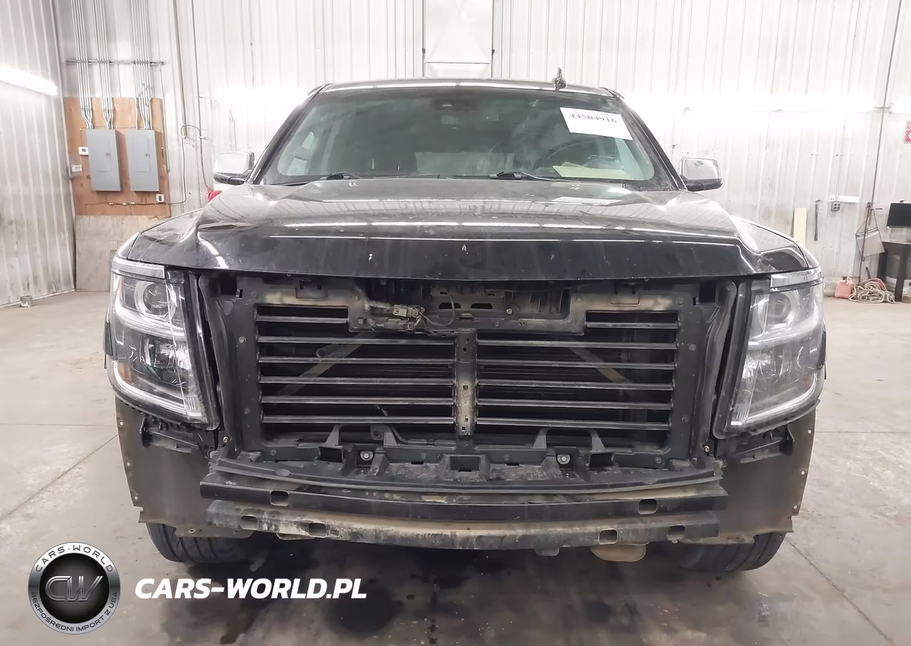 2017 Chevrolet Suburban Premier VIN:1GNSKJKC7HR119372 - 13