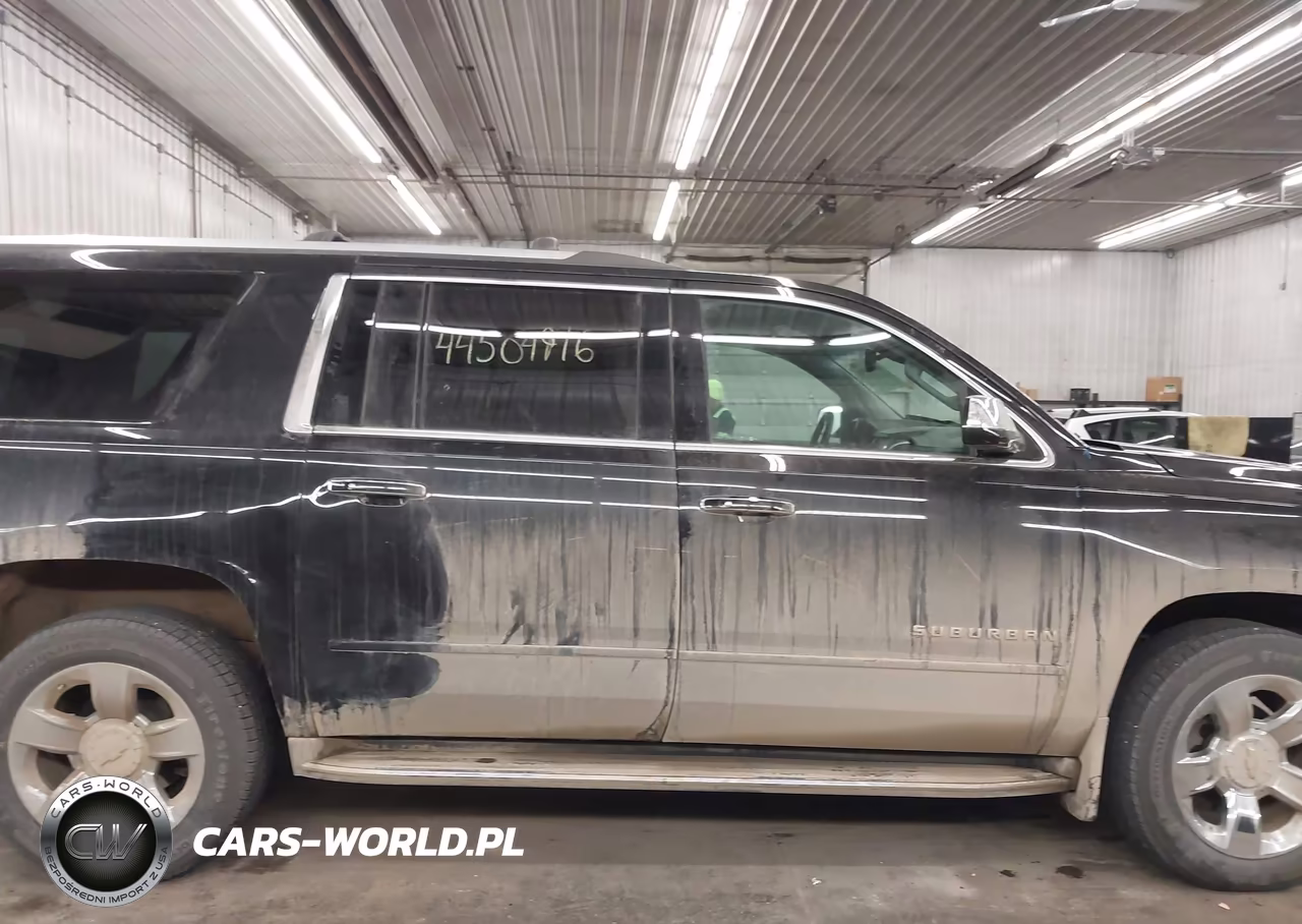 2017 Chevrolet Suburban Premier VIN:1GNSKJKC7HR119372 - 14