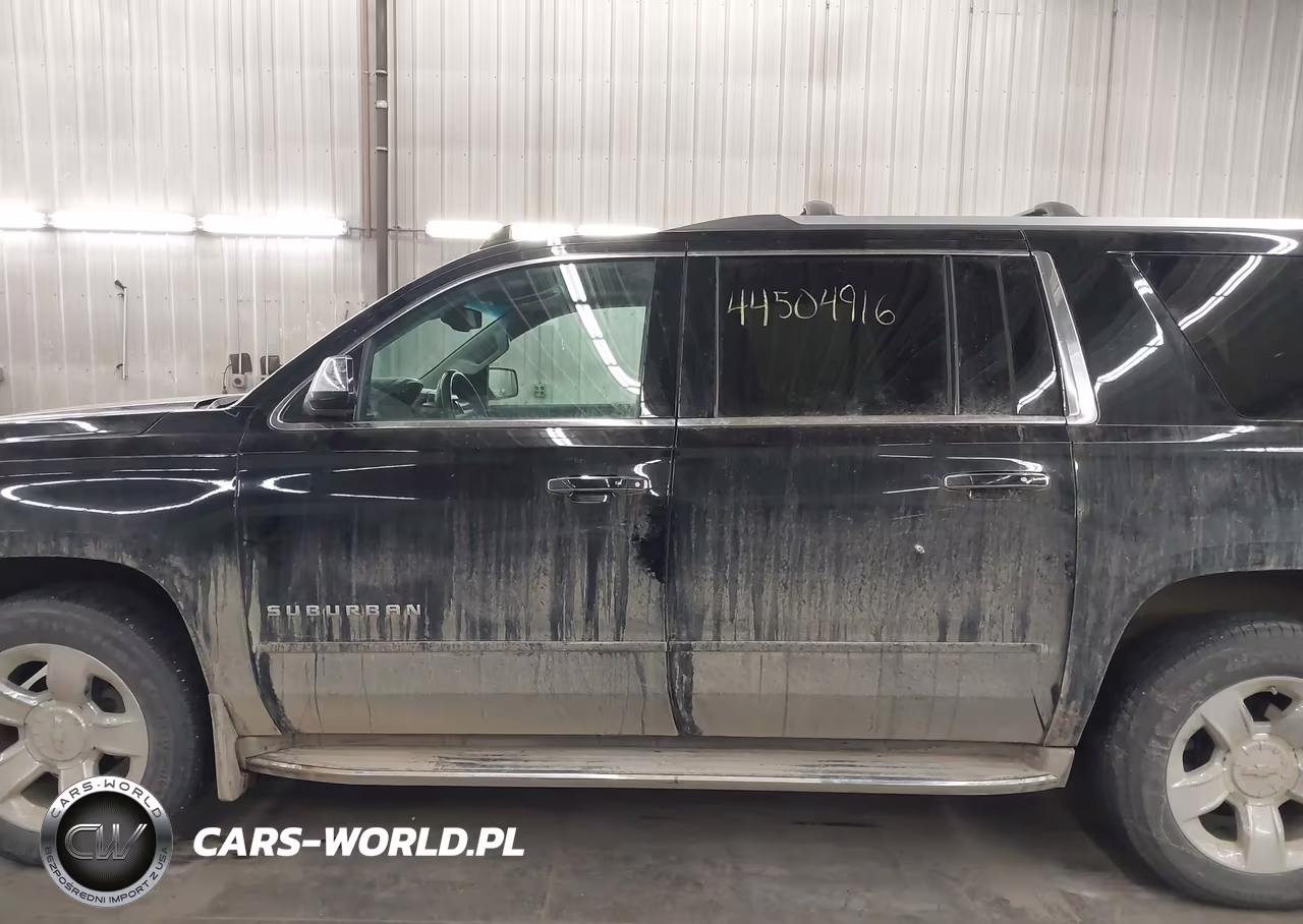 2017 Chevrolet Suburban Premier VIN:1GNSKJKC7HR119372 - 15