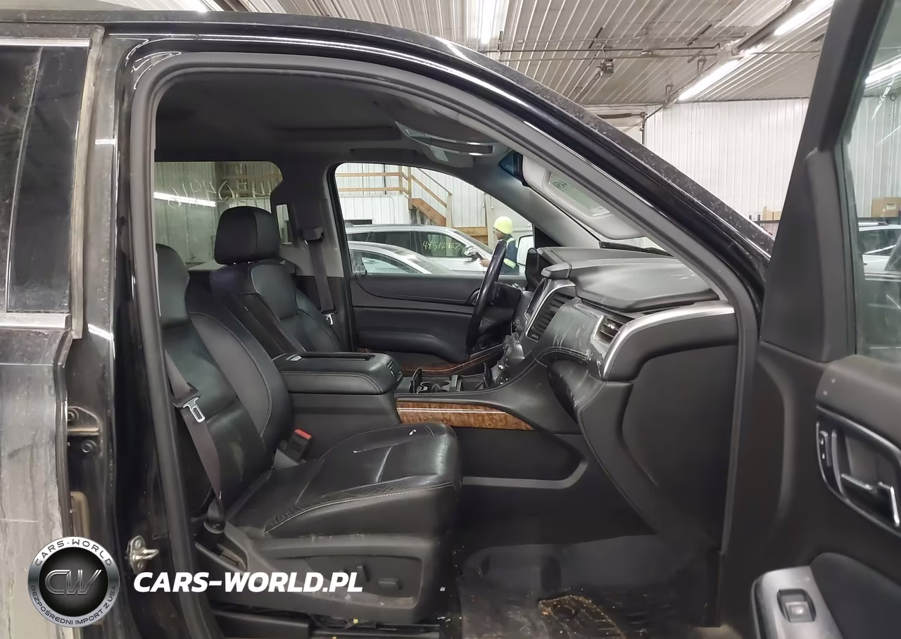 2017 Chevrolet Suburban Premier VIN:1GNSKJKC7HR119372 - 5