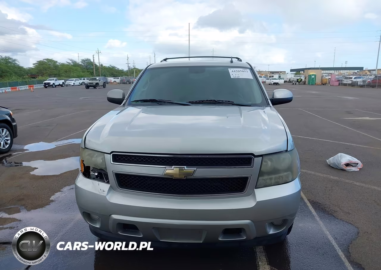 2011 Chevrolet Suburban 1500 Ls VIN:1GNSCHE01BR299334 - 12