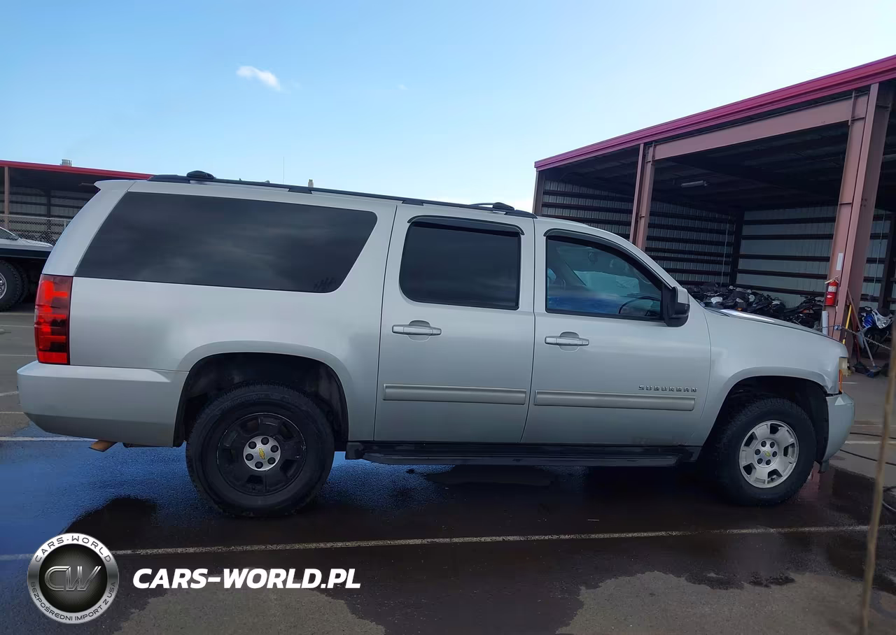 2011 Chevrolet Suburban 1500 Ls VIN:1GNSCHE01BR299334 - 13
