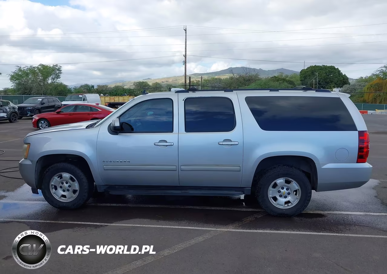 2011 Chevrolet Suburban 1500 Ls VIN:1GNSCHE01BR299334 - 14