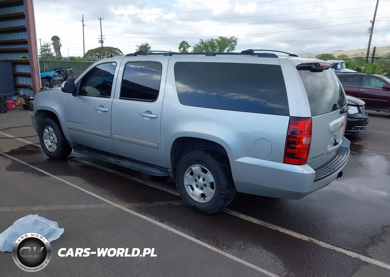 2011 Chevrolet Suburban 1500 Ls VIN:1GNSCHE01BR299334 - 3