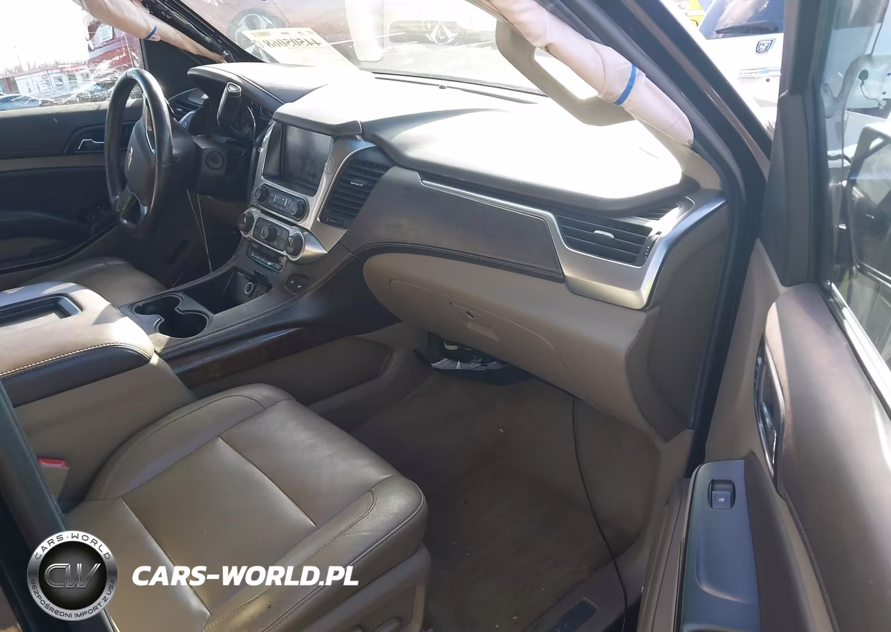 2019 Chevrolet Suburban Lt VIN:1GNSCHKC5KR109923 - 5