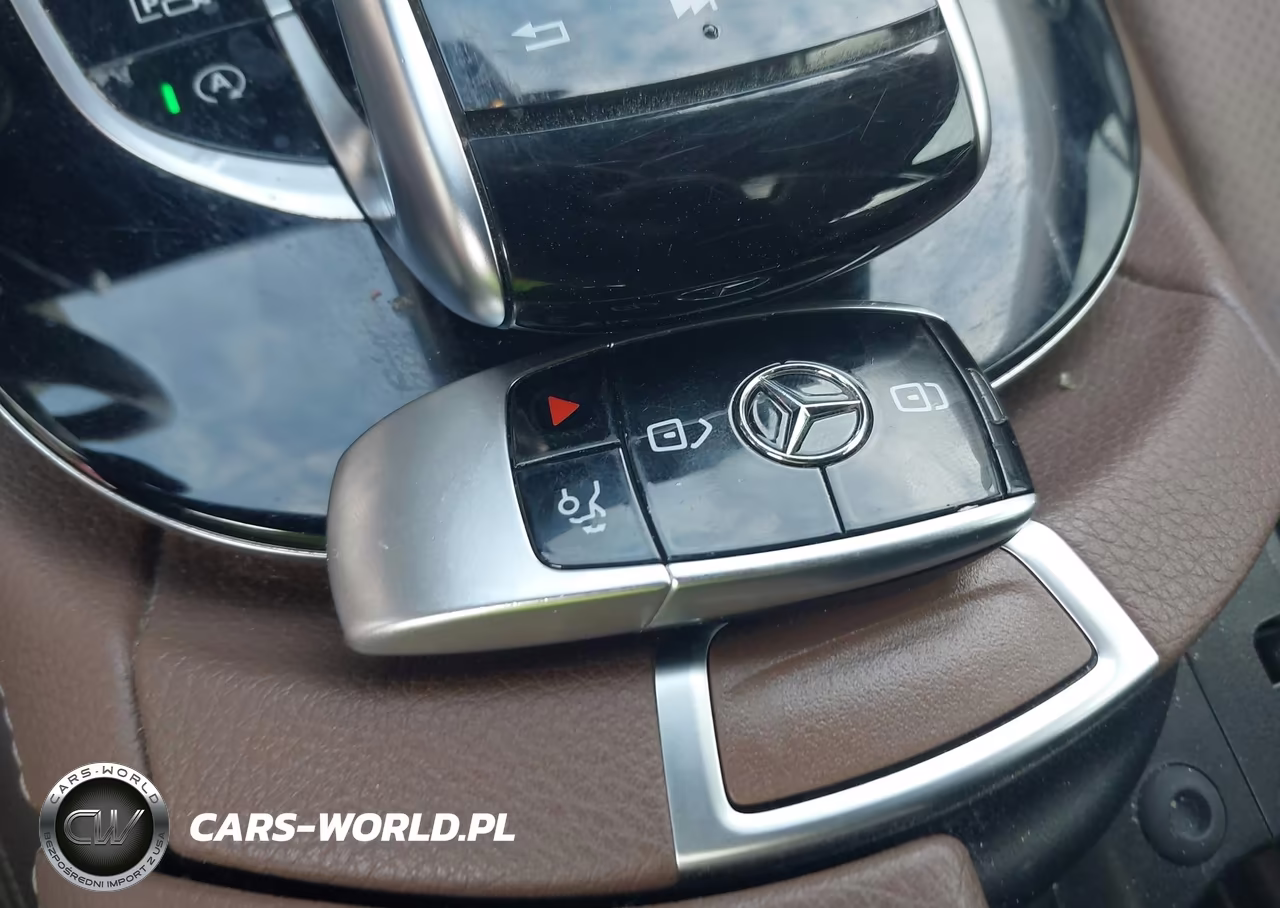 2017 Mercedes-Benz E 300 VIN:WDDZF4JBXHA099984 - 11