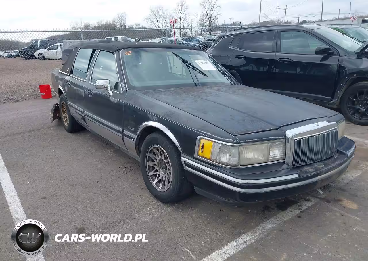 1991 Lincoln Town Car Signature