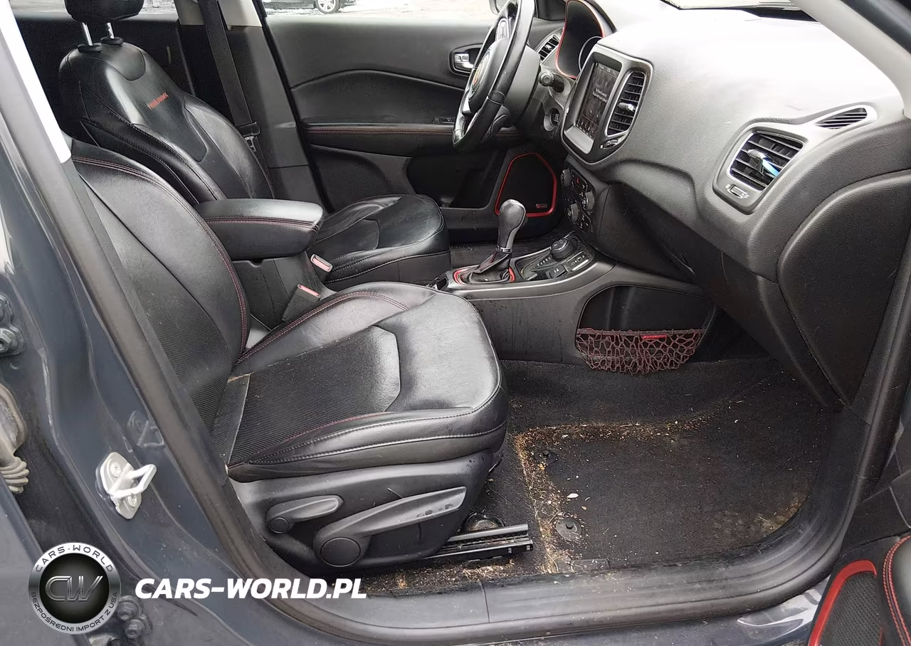 2018 Jeep Compass Trailhawk 4X4 VIN:3C4NJDDBXJT270072 - 5