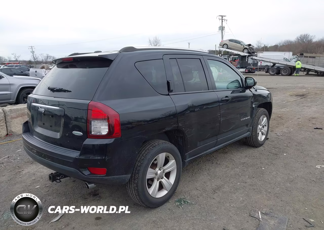 2014 Jeep Compass Latitude VIN:1C4NJDEB5ED846659 - 4