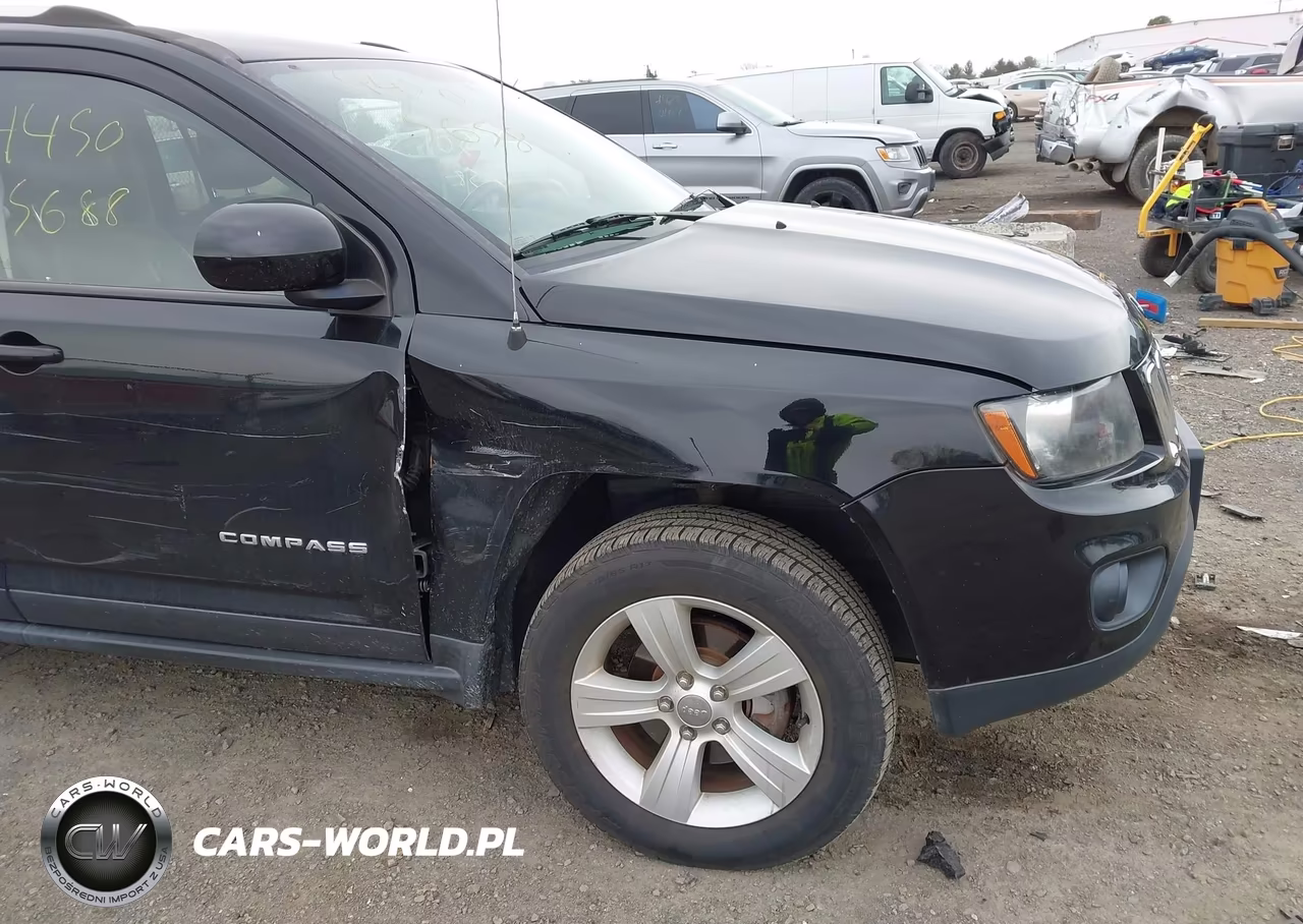 2014 Jeep Compass Latitude VIN:1C4NJDEB5ED846659 - 6