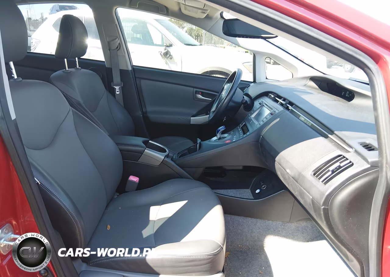 2013 Toyota Prius Four VIN:JTDKN3DU0D5654160 - 5