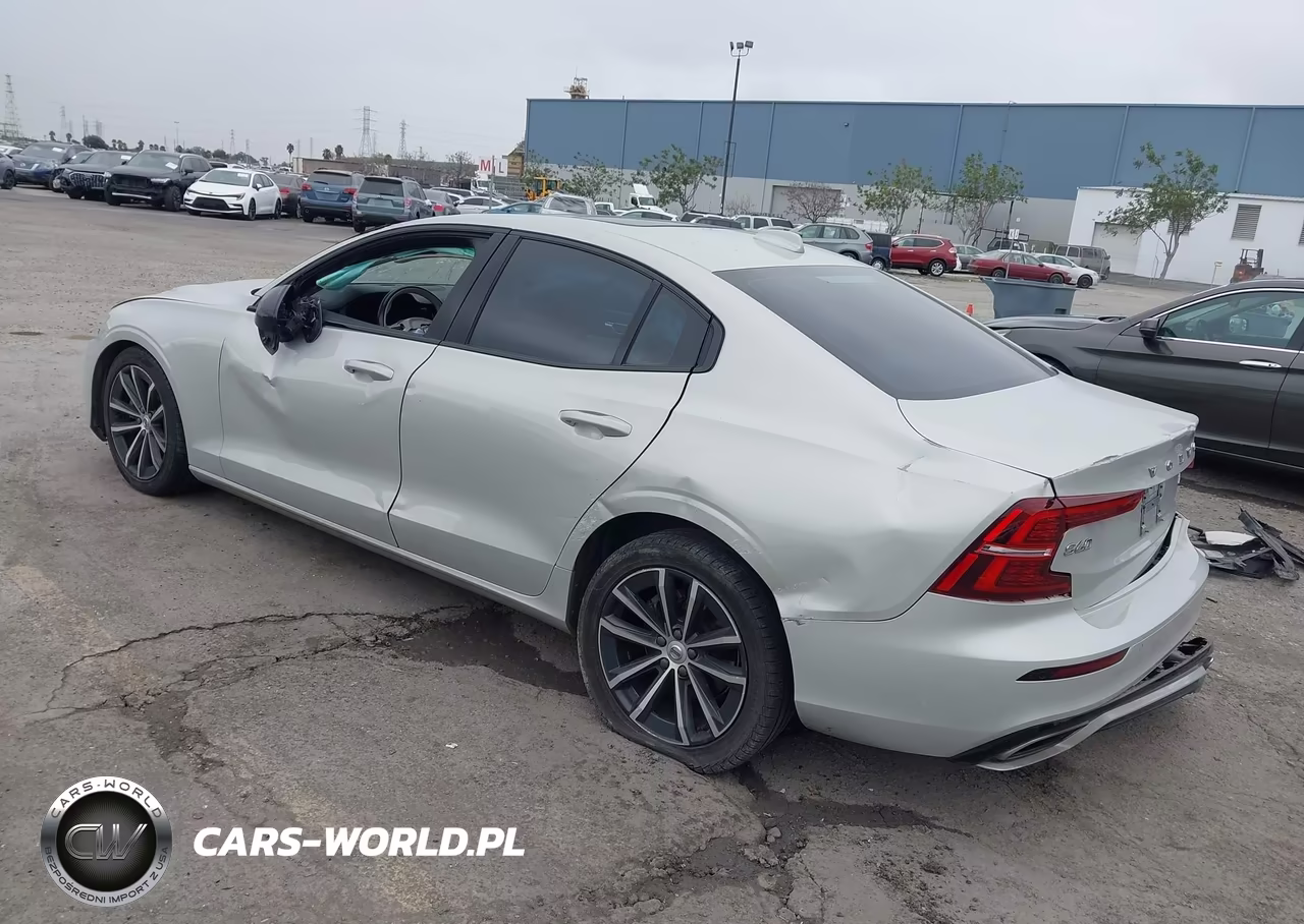 2021 Volvo S60 T5 Momentum VIN:7JR102TZ8MG126745 - 3