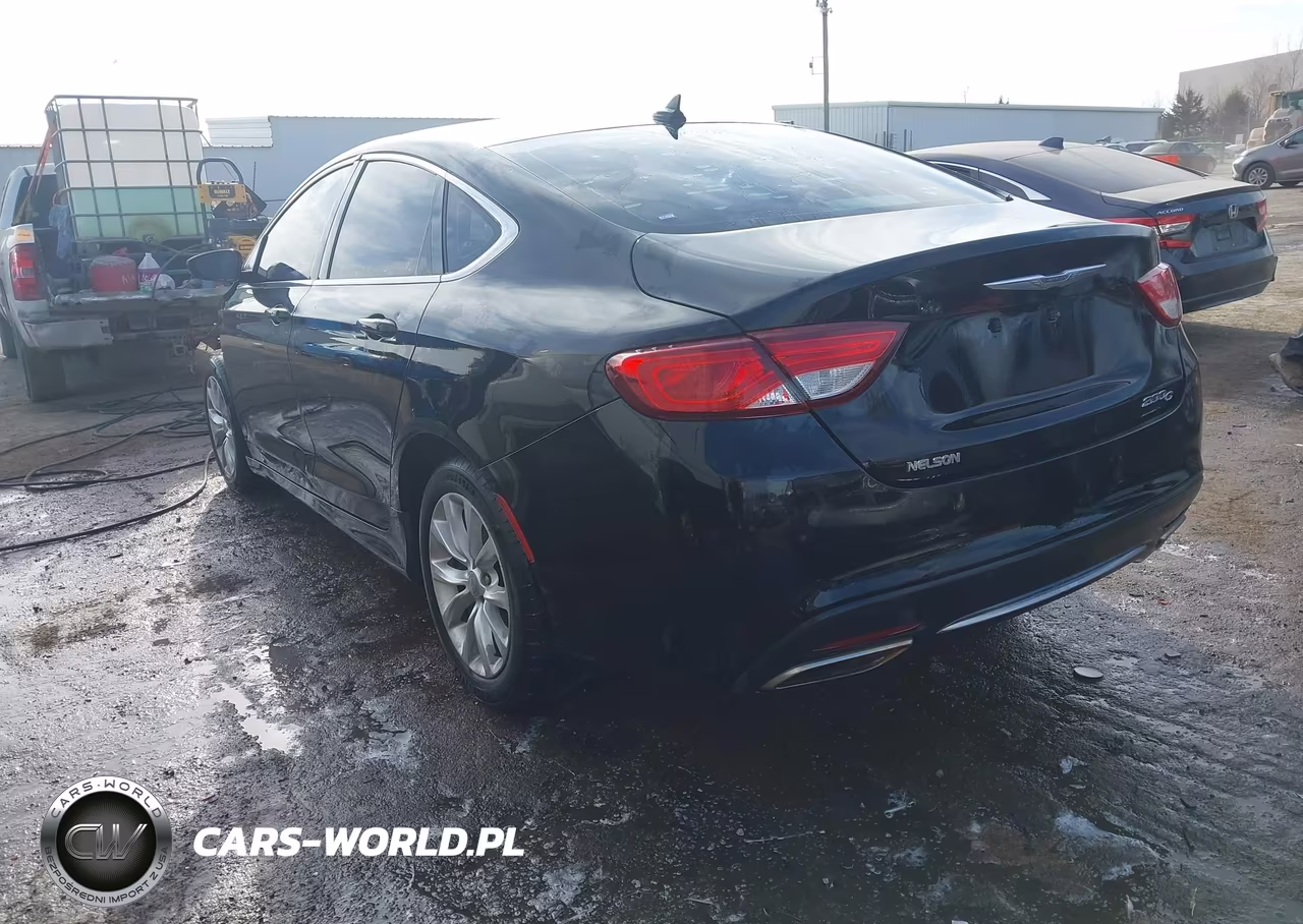 2015 Chrysler 200 C VIN:1C3CCCCGXFN549073 - 3