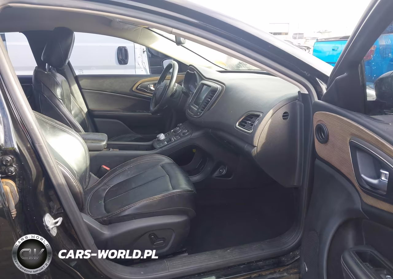 2015 Chrysler 200 C VIN:1C3CCCCGXFN549073 - 5