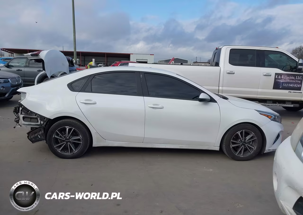 2023 Kia Forte Lxs VIN:3KPF24AD2PE559905 - 14