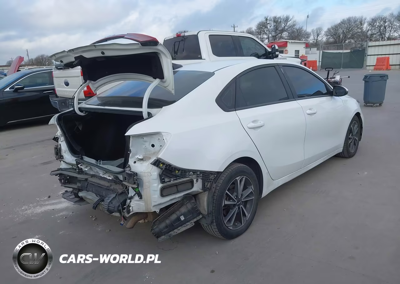 2023 Kia Forte Lxs VIN:3KPF24AD2PE559905 - 4