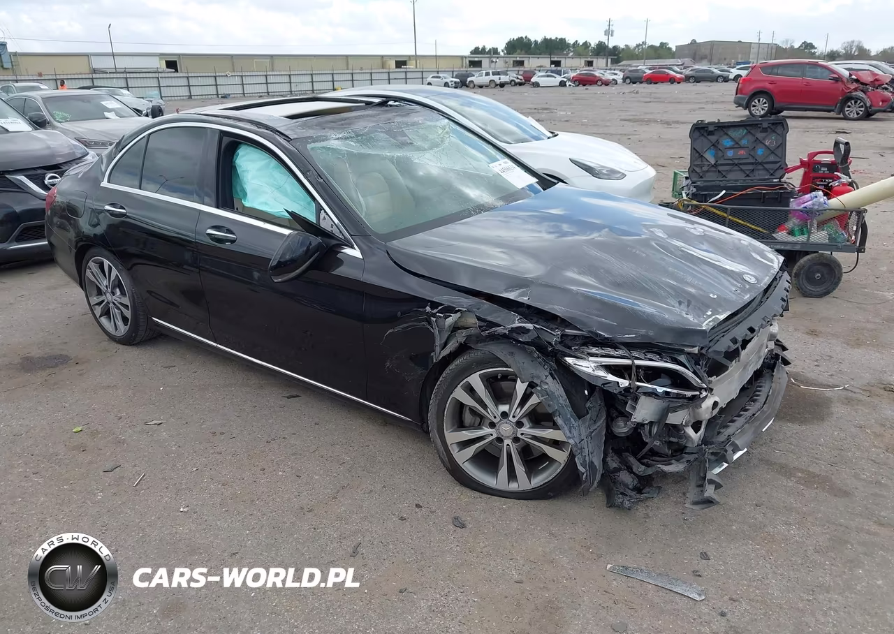 2016 Mercedes-Benz C 300 – zdjęcie 1 z 17