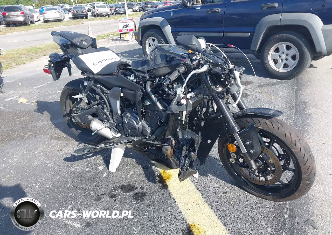 2025 Yamaha Yzfr7