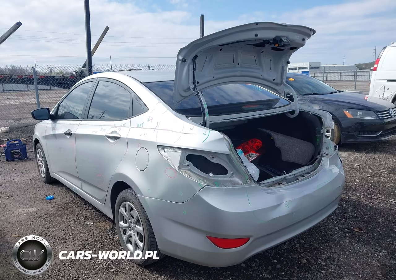2013 Hyundai Accent Gls VIN:KMHCT4AE7DU308556 - 3