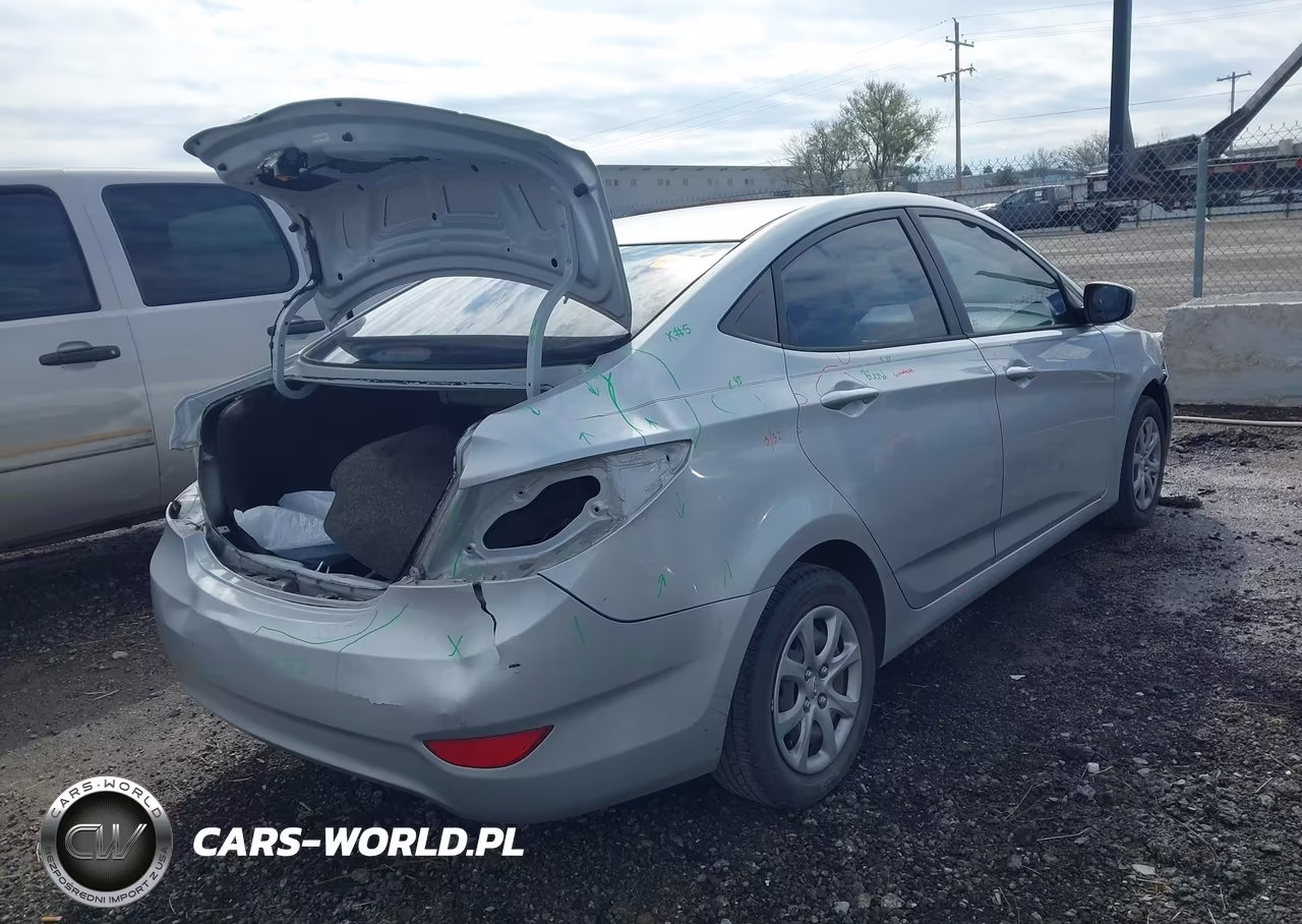 2013 Hyundai Accent Gls VIN:KMHCT4AE7DU308556 - 4