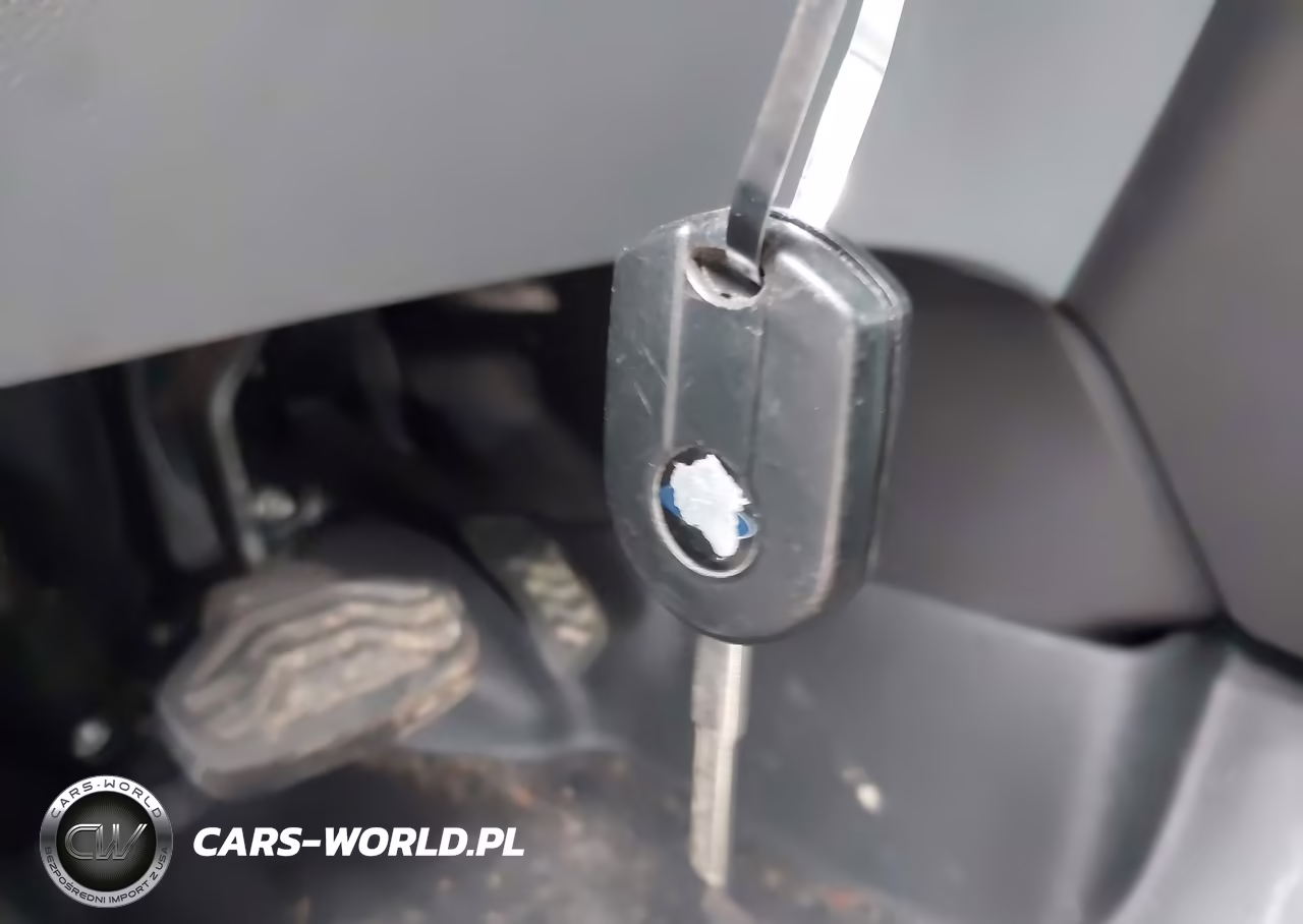 2018 Ford Transit-150 VIN:1FTYE2YM3JKB16158 - 11