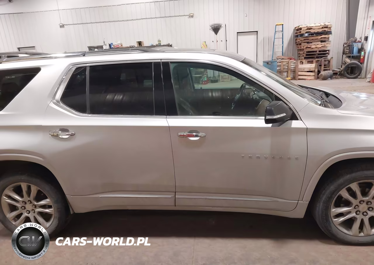 2018 Chevrolet Traverse High Country VIN:1GNEVKKW5JJ184438 - 13