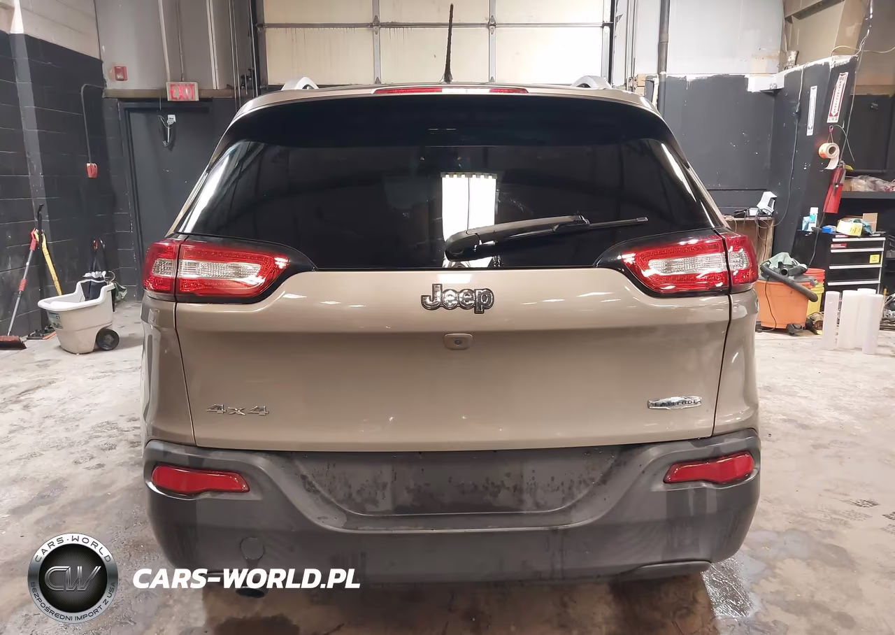 2016 Jeep Cherokee Latitude VIN:1C4PJMCB2GW359826 - 16