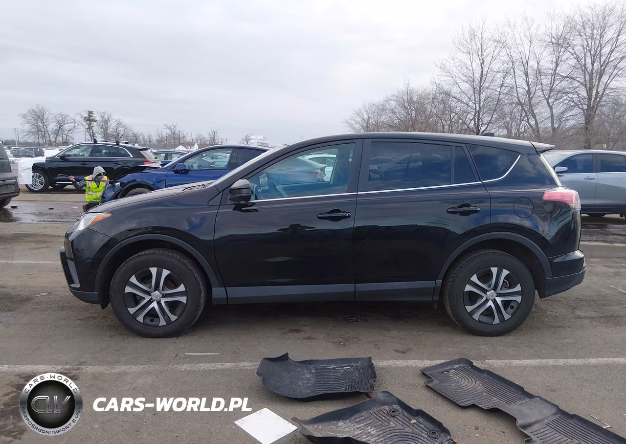 2018 Toyota Rav4 Le VIN:2T3BFREV1JW736362 - 14