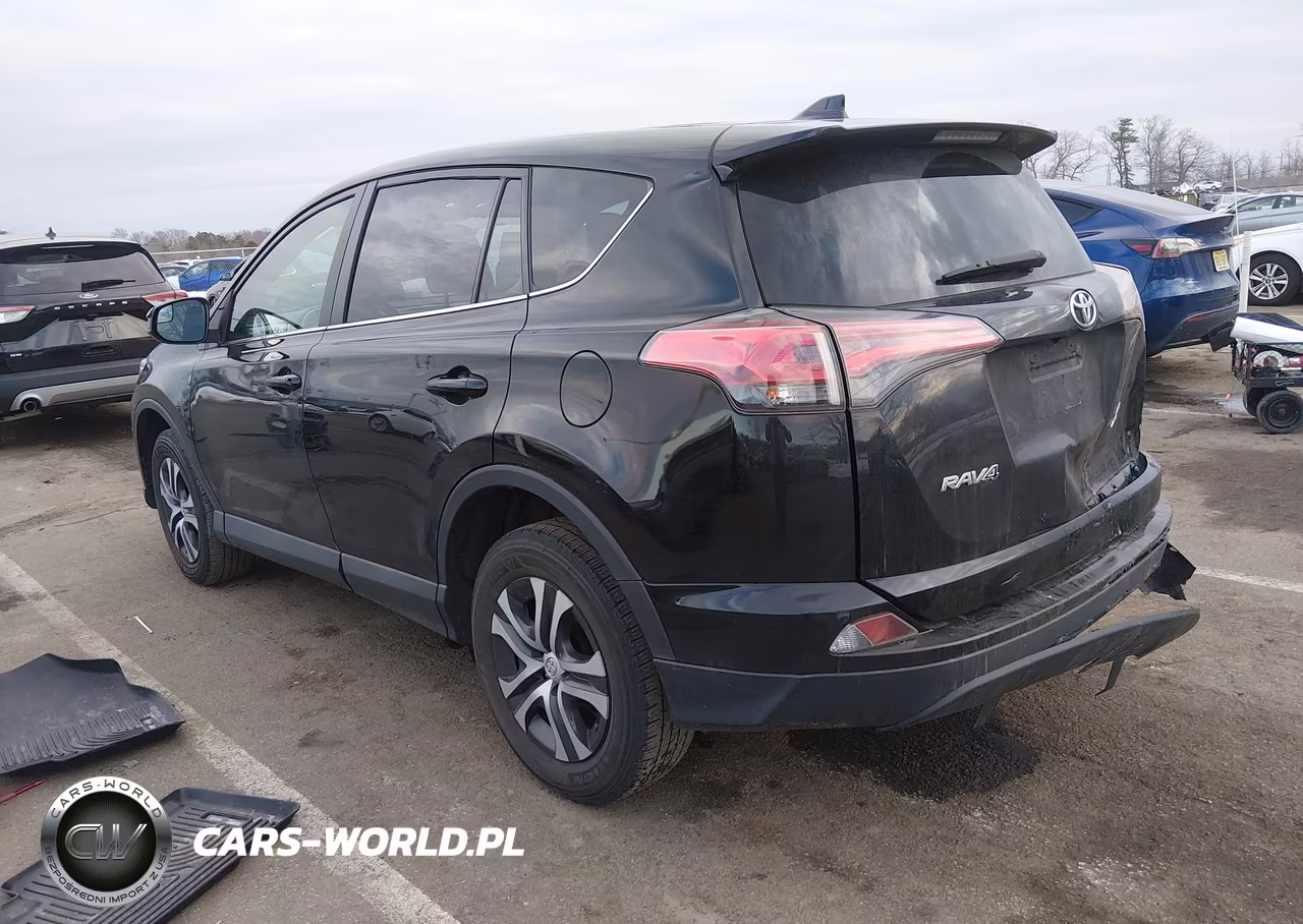 2018 Toyota Rav4 Le VIN:2T3BFREV1JW736362 - 3