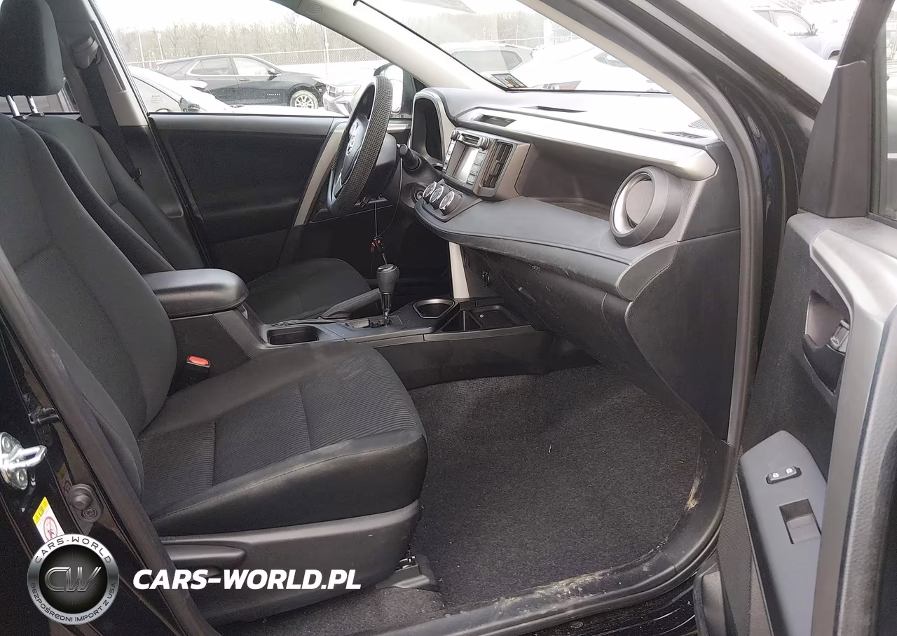 2018 Toyota Rav4 Le VIN:2T3BFREV1JW736362 - 5
