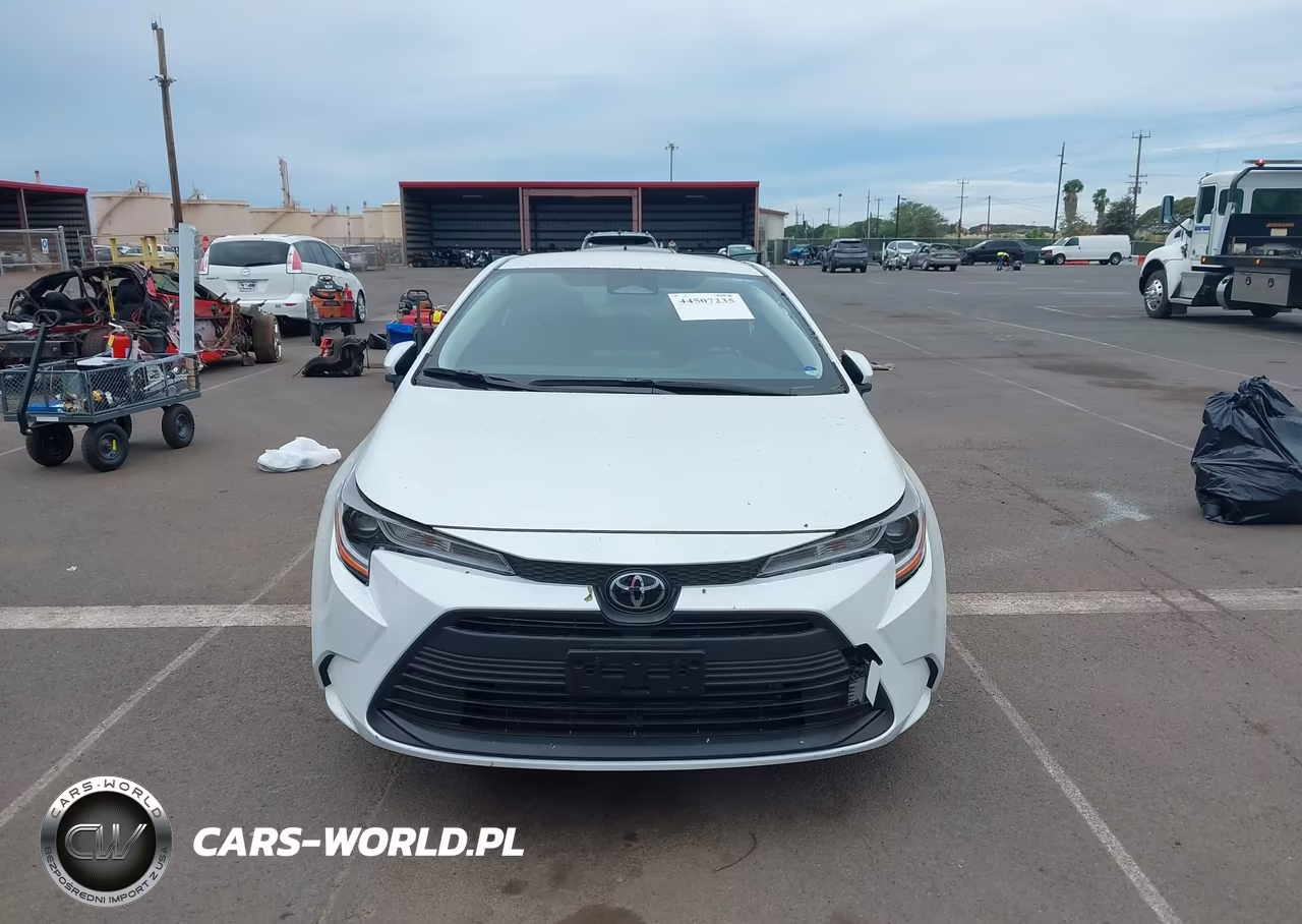 2026 Toyota Corolla Le VIN:JTDB4MEE9T3035681 - 13