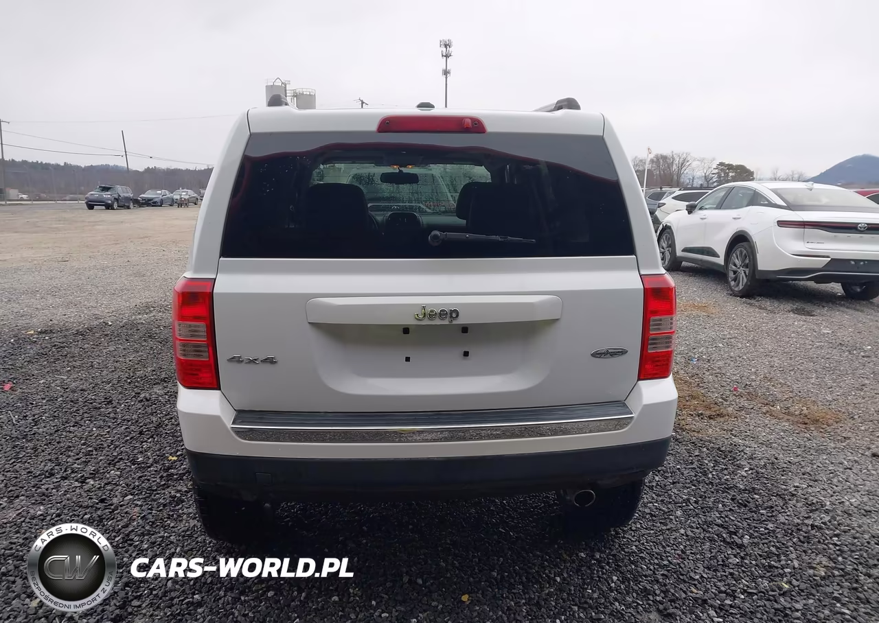 2016 Jeep Patriot High Altitude Edition VIN:1C4NJRFB3GD709914 - 16