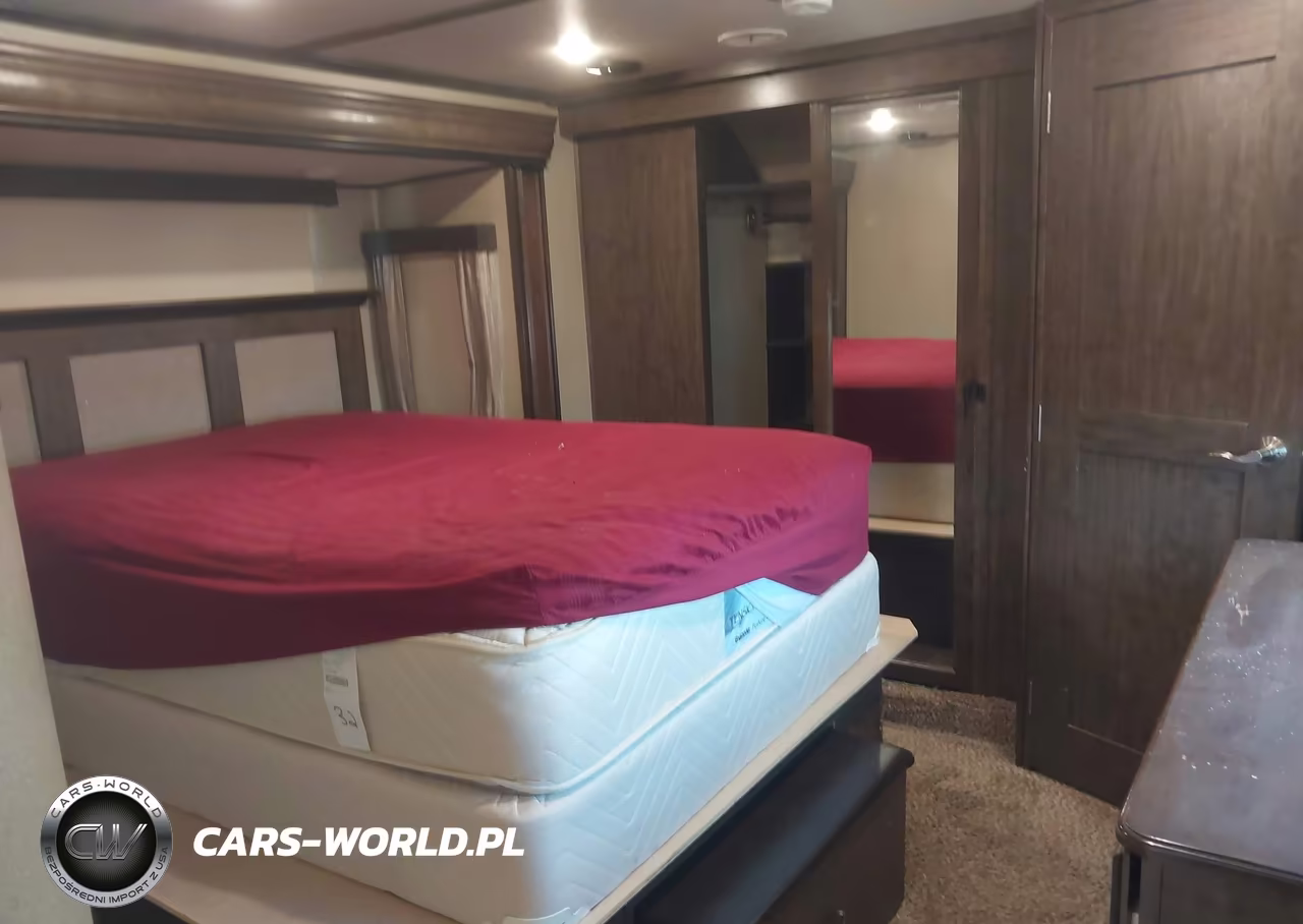 2018 Gran Solitude VIN:573FS4226J1108914 - 5