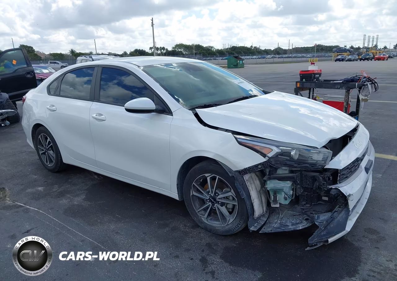 2022 Kia Forte Lxs – zdjęcie 1 z 17
