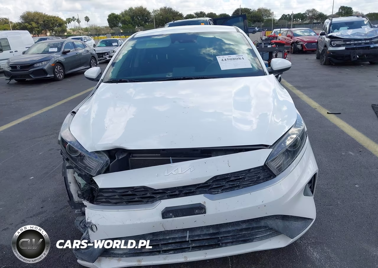 2022 Kia Forte Lxs VIN:3KPF24AD4NE487361 - 13
