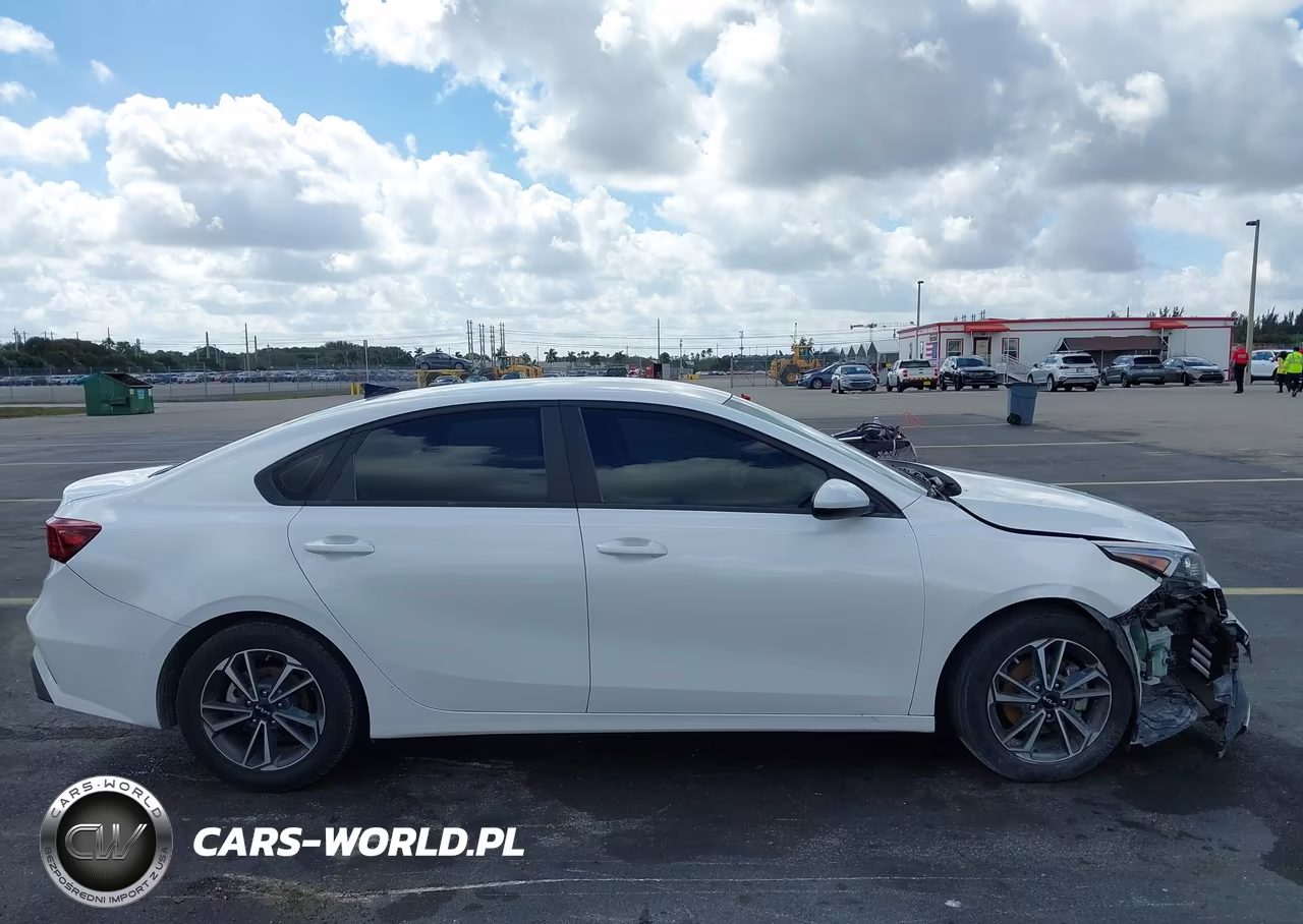 2022 Kia Forte Lxs VIN:3KPF24AD4NE487361 - 14