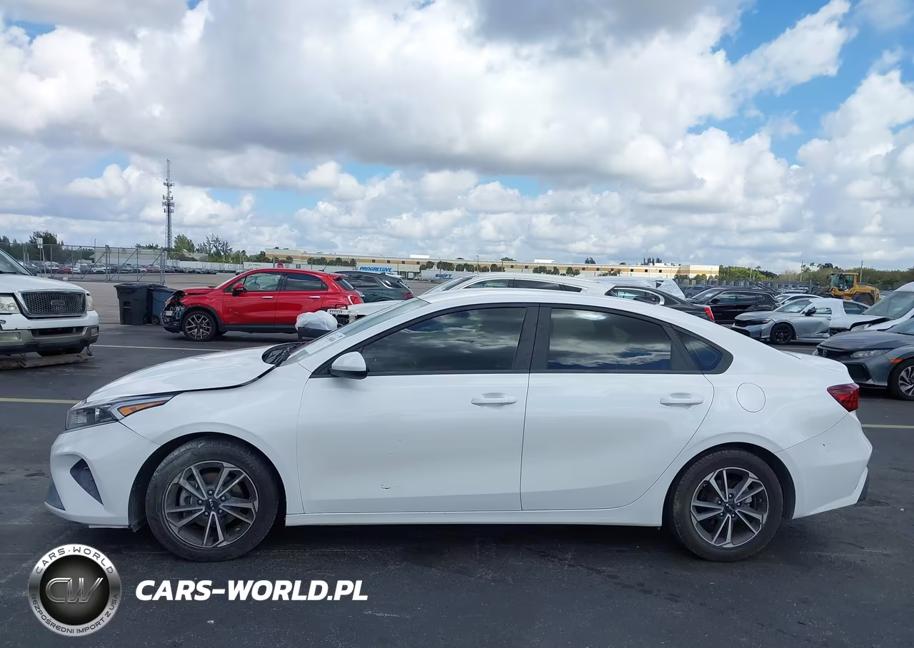 2022 Kia Forte Lxs VIN:3KPF24AD4NE487361 - 15