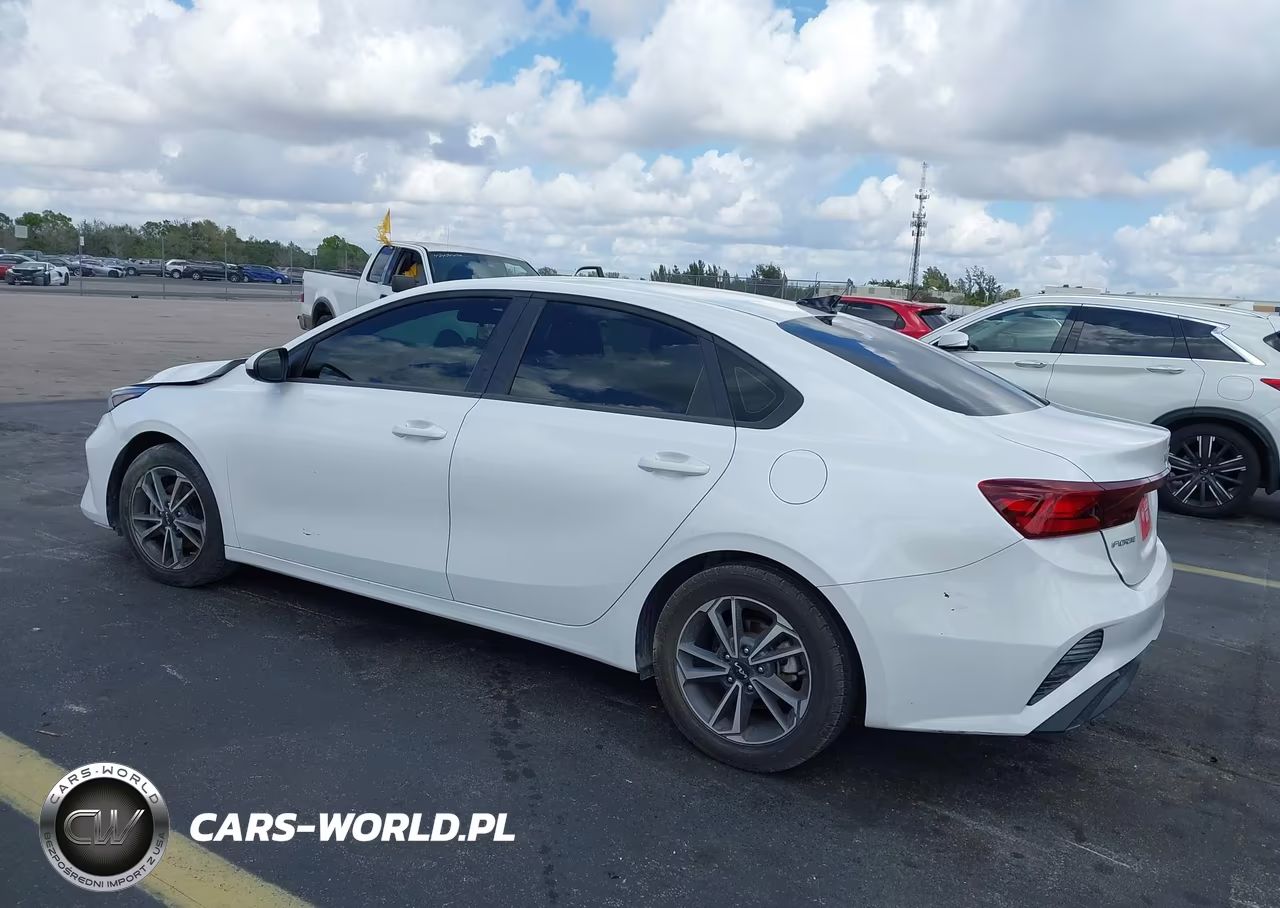 2022 Kia Forte Lxs VIN:3KPF24AD4NE487361 - 3