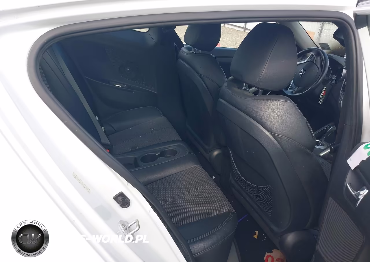 2015 Hyundai Veloster VIN:KMHTC6AD8FU244713 - 8