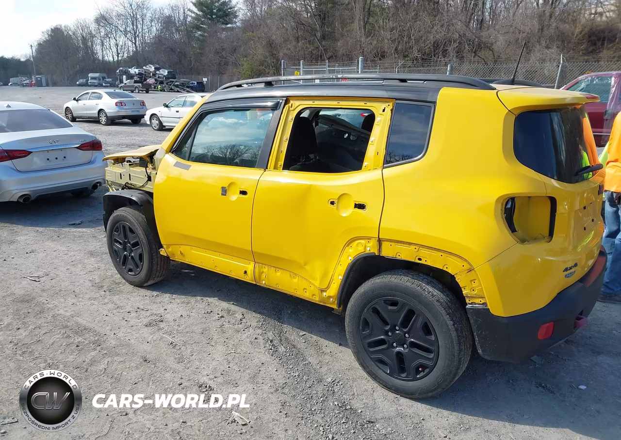 2018 Jeep Renegade Trailhawk 4X4 VIN:ZACCJBCB5JPH28492 - 3
