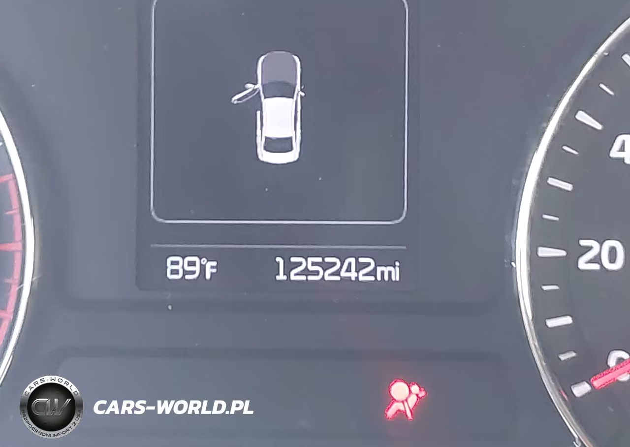 2018 Kia Forte Lx VIN:3KPFL4A73JE178403 - 16