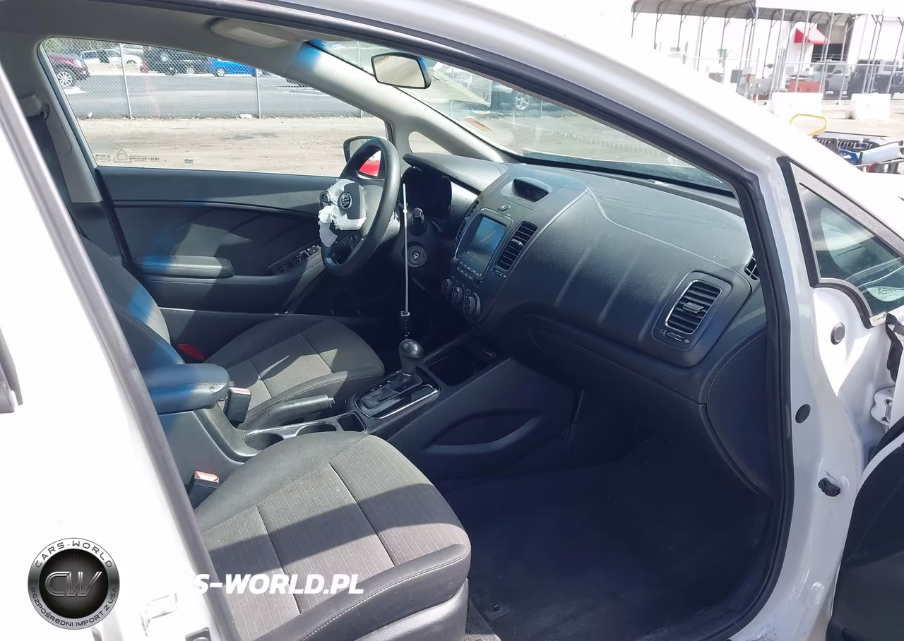 2018 Kia Forte Lx VIN:3KPFL4A73JE178403 - 5