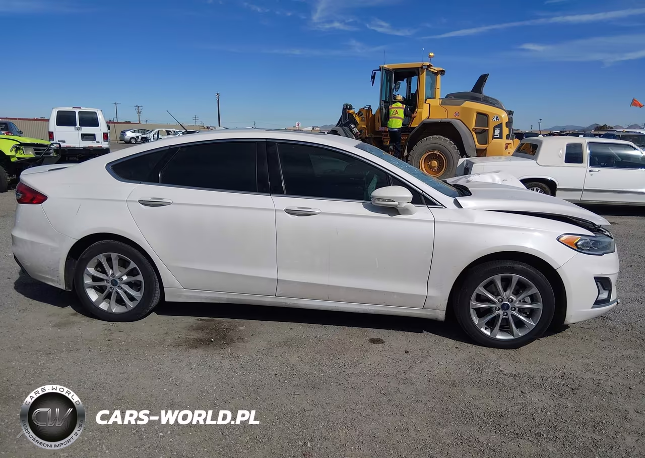 2020 Ford Fusion Plug-In Hybrid Titanium VIN:3FA6P0SU7LR228691 - 13