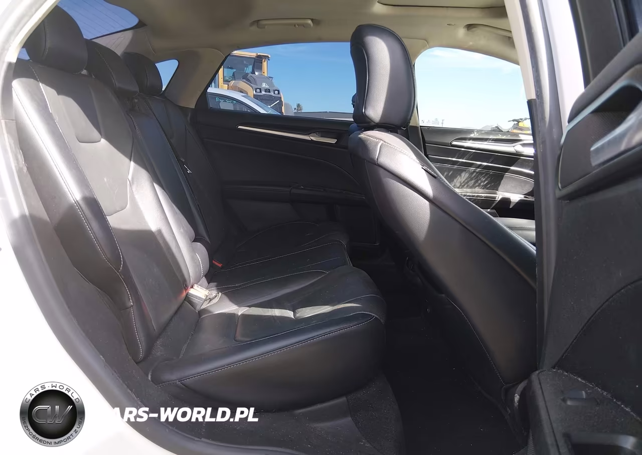 2020 Ford Fusion Plug-In Hybrid Titanium VIN:3FA6P0SU7LR228691 - 8