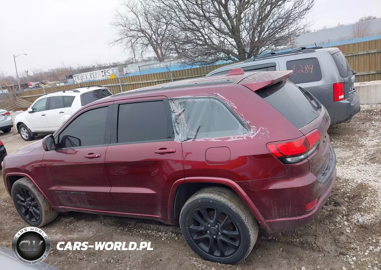 2018 Jeep Grand Cherokee Altitude 4X4 VIN:1C4RJFAG1JC251502 - 14